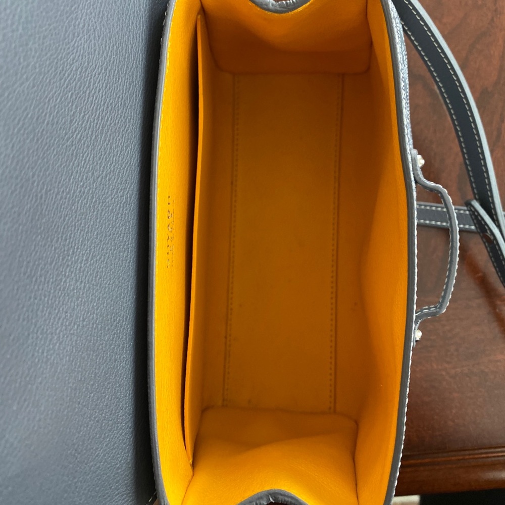 Goyard Saigon mini souple in grey BRAND NEW - Picture 6 of 7